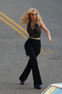 Iggy Azalea feet photo thumbnail