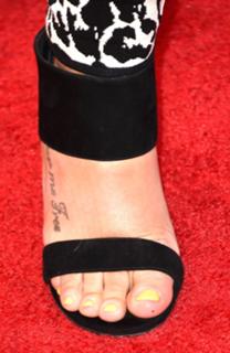 Iggy Azalea feet photo thumbnail