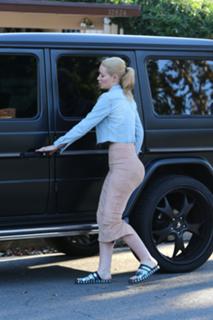 Iggy Azalea feet photo thumbnail