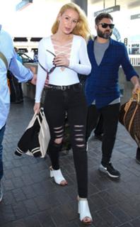 Iggy Azalea feet photo thumbnail
