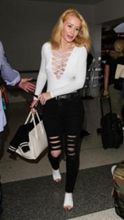 Iggy Azalea feet photo thumbnail