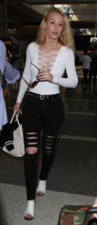 Iggy Azalea feet photo thumbnail