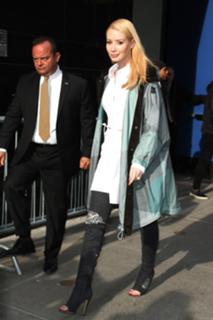 Iggy Azalea feet photo thumbnail