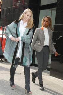 Iggy Azalea feet photo thumbnail