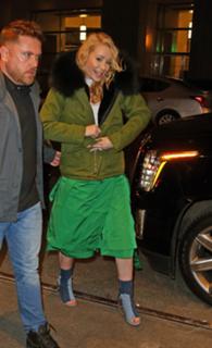 Iggy Azalea feet photo thumbnail