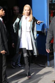 Iggy Azalea feet photo thumbnail