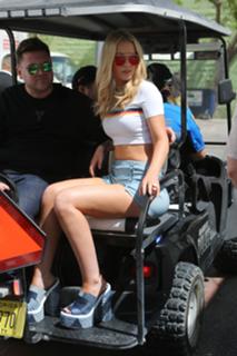 Iggy Azalea feet photo thumbnail
