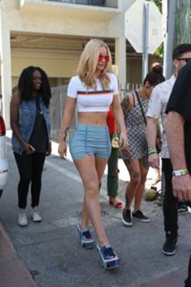 Iggy Azalea feet photo thumbnail