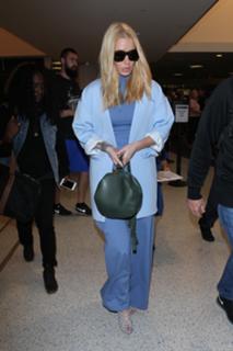 Iggy Azalea feet photo thumbnail
