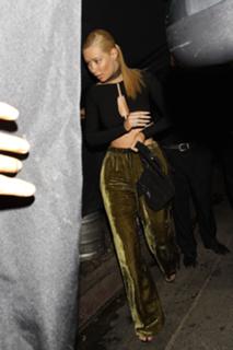 Iggy Azalea feet photo thumbnail