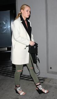 Iggy Azalea feet photo thumbnail