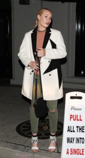 Iggy Azalea feet photo thumbnail