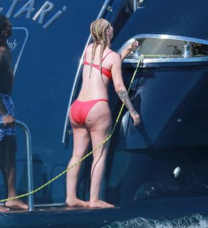 Iggy Azalea feet photo thumbnail