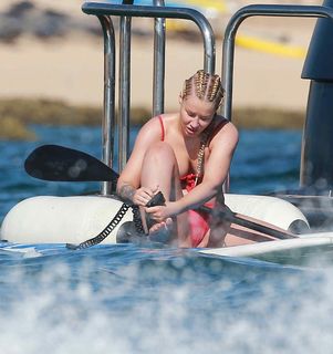 Iggy Azalea feet photo thumbnail