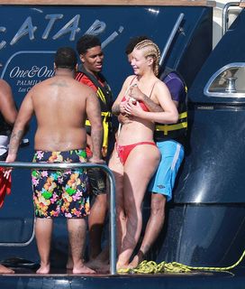 Iggy Azalea feet photo thumbnail