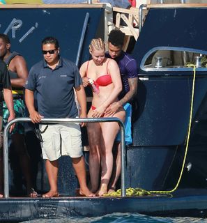 Iggy Azalea feet photo thumbnail
