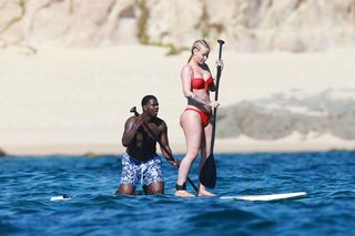 Iggy Azalea feet photo thumbnail