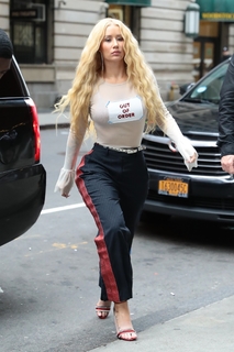 Iggy Azalea feet photo thumbnail