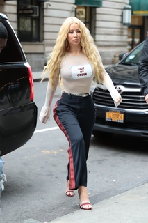 Iggy Azalea feet photo thumbnail