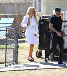 Iggy Azalea feet photo thumbnail
