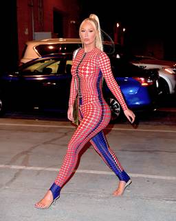 Iggy Azalea feet photo thumbnail