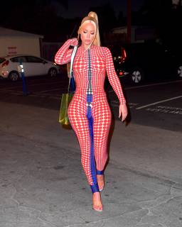 Iggy Azalea feet photo thumbnail