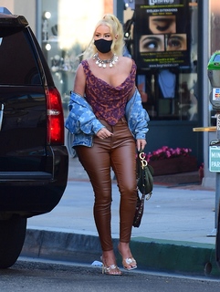 Iggy Azalea feet photo thumbnail