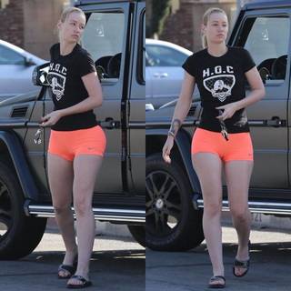 Iggy Azalea feet photo thumbnail