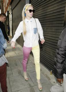 Iggy Azalea feet photo thumbnail