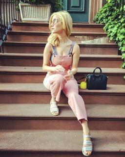 Ilana Becker feet photo 3