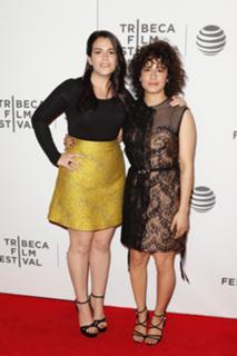 Ilana Glazer feet photo thumbnail