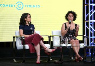 Ilana Glazer feet photo thumbnail