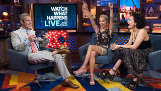 Ilana Glazer feet photo thumbnail