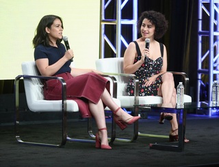 Ilana Glazer feet photo thumbnail