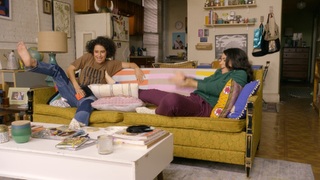 Ilana Glazer feet photo thumbnail