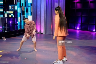 Ilana Glazer feet photo thumbnail