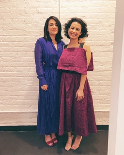 Ilana Glazer feet photo thumbnail