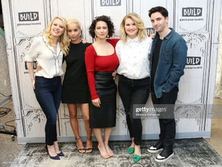 Ilana Glazer feet photo thumbnail