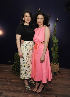 Ilana Glazer feet photo thumbnail