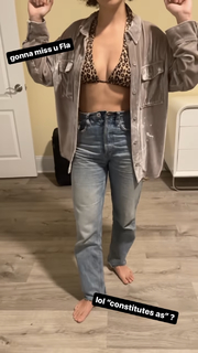 Ilana Glazer feet photo thumbnail