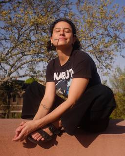Ilana Glazer feet photo thumbnail