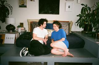 Ilana Glazer feet photo thumbnail