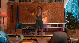 Ilana Glazer feet photo thumbnail