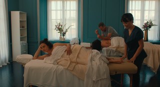 Ilana Glazer feet photo thumbnail