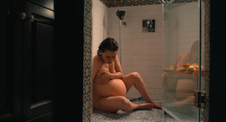 Ilana Glazer feet photo thumbnail