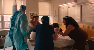 Ilana Glazer feet photo thumbnail