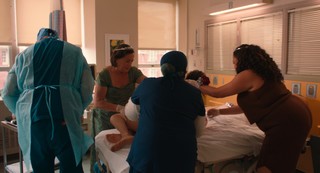 Ilana Glazer feet photo thumbnail