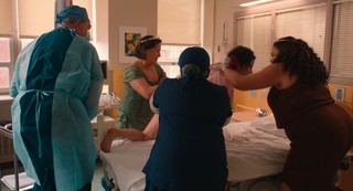 Ilana Glazer feet photo thumbnail