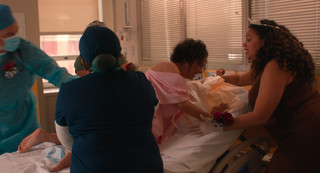 Ilana Glazer feet photo thumbnail