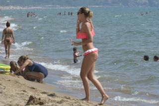 Ilary Blasi feet photo thumbnail